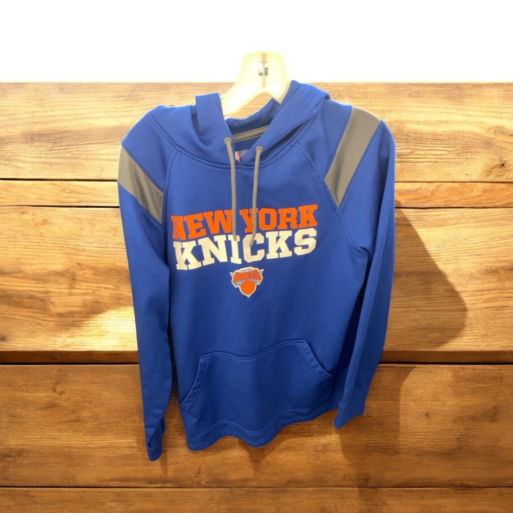 ❤️ Men’s New York Knicks NBA Blue and Gray Sweater with Team Logo M